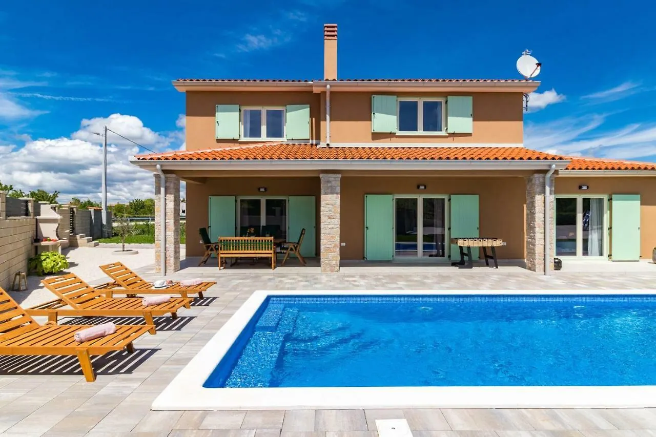 Villa Matea Marčana 0*,