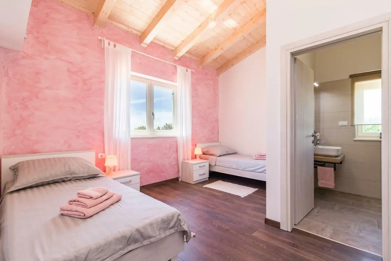 Villa Matea Marčana 0*,  Horvátország