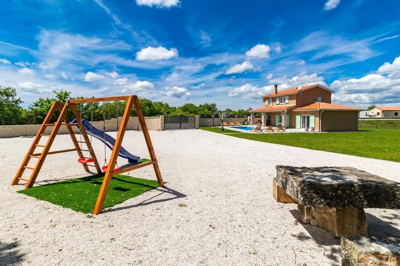 Villa Matea Marčana 0*,